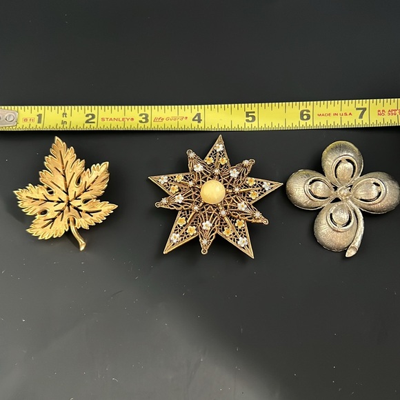 Vintage Pin Collection - Picture 6 of 6